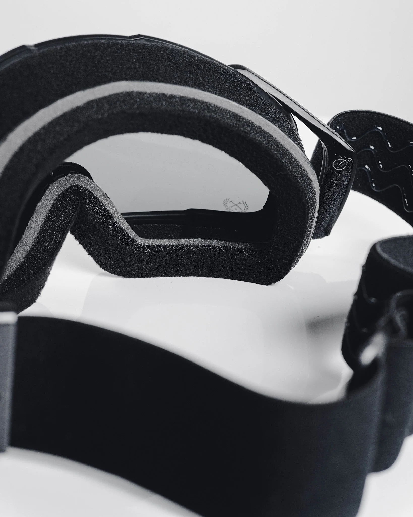 Contender MX Goggles - Black & White / Gray Lens - Image 5