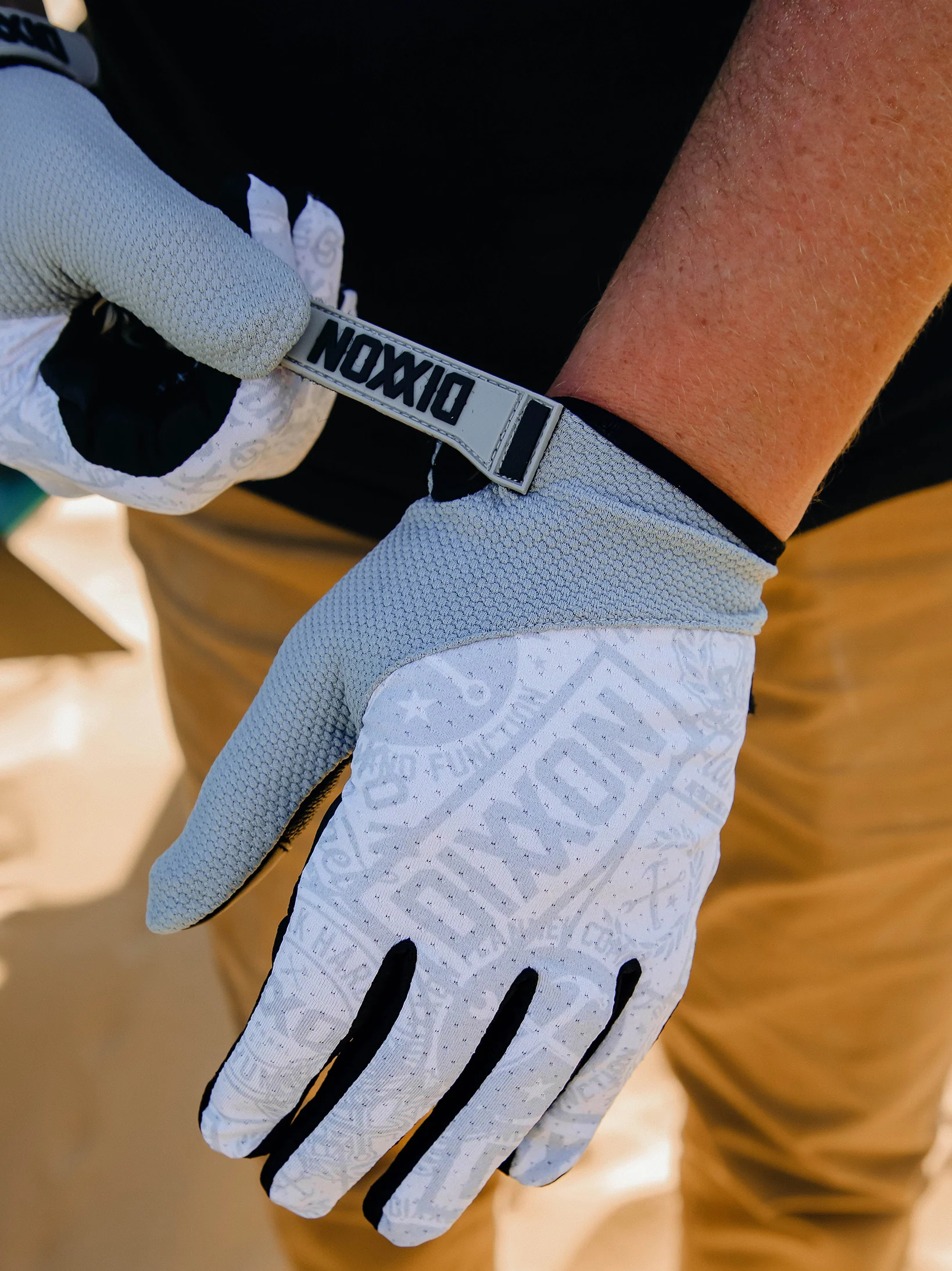 Corpo Overload Moto Gloves - White - Image 2