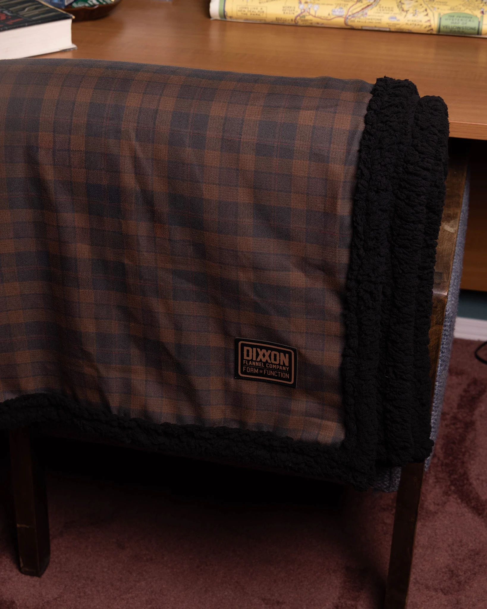 Dutch Oven Flannel Sherpa Blanket - Image 2