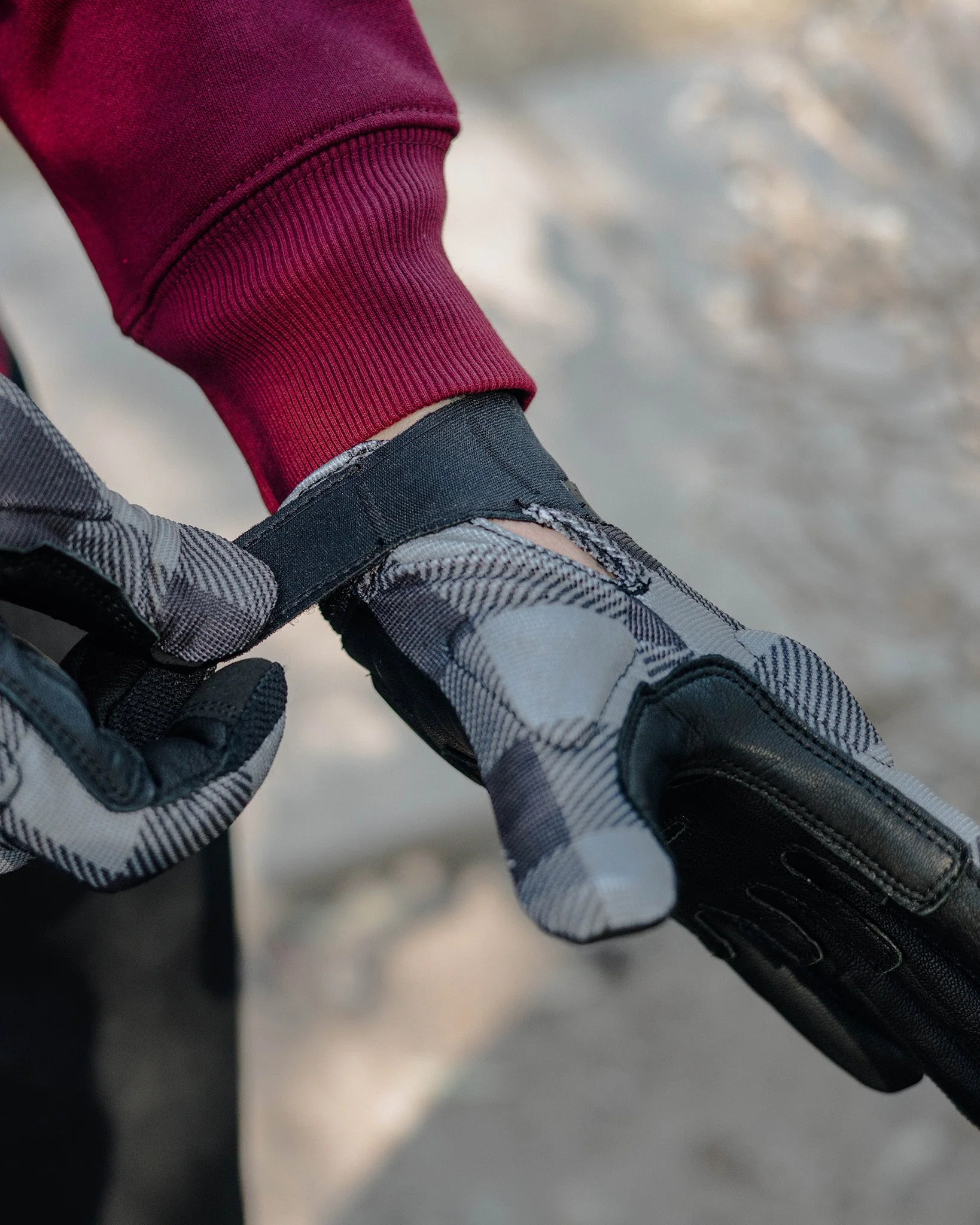 Holeshot Moto Gloves - Murked - Image 3