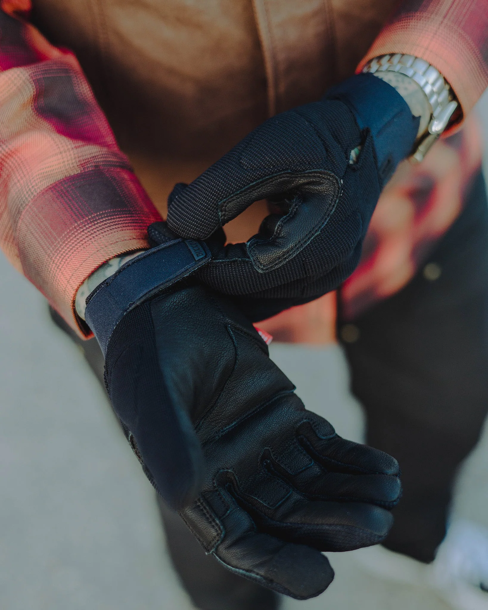 Holeshot Moto Gloves - Outlaw - Image 2