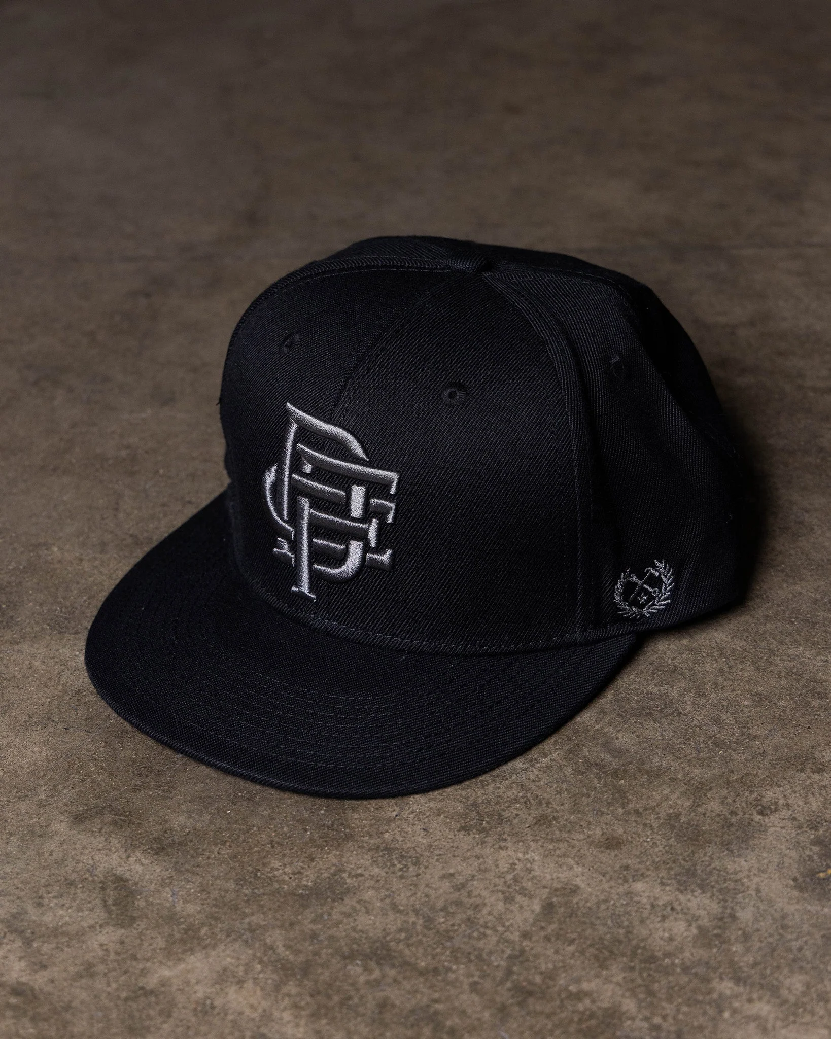 Icon Flat Bill Snapback - Image 10