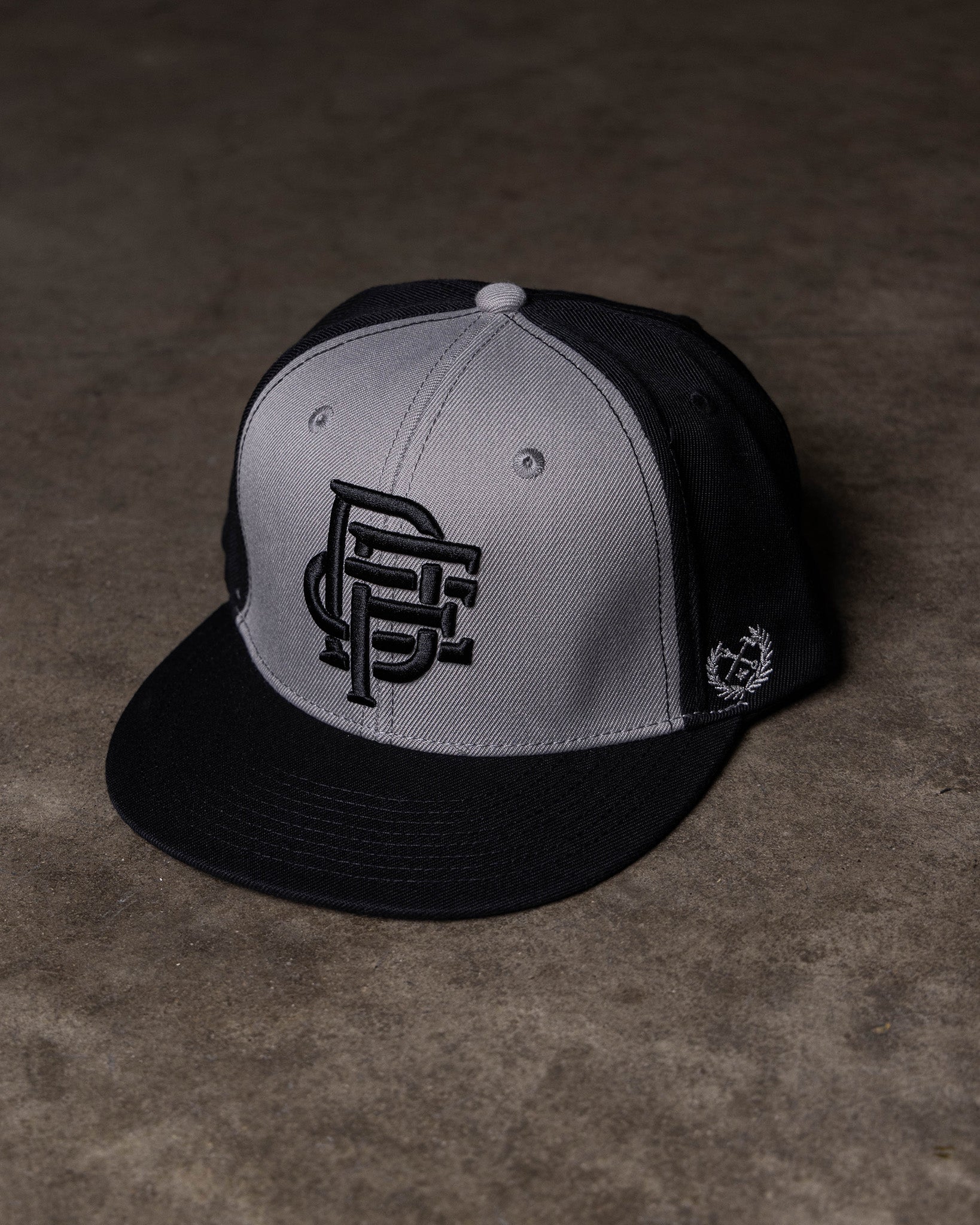 Icon Flat Bill Snapback - Image 11