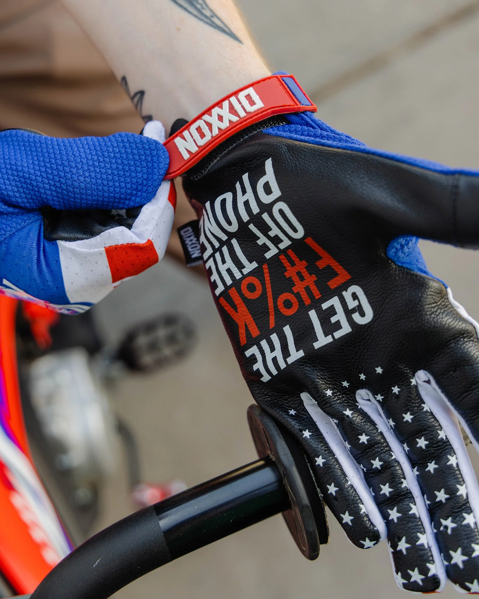 No Apologies Moto Gloves - Image 2