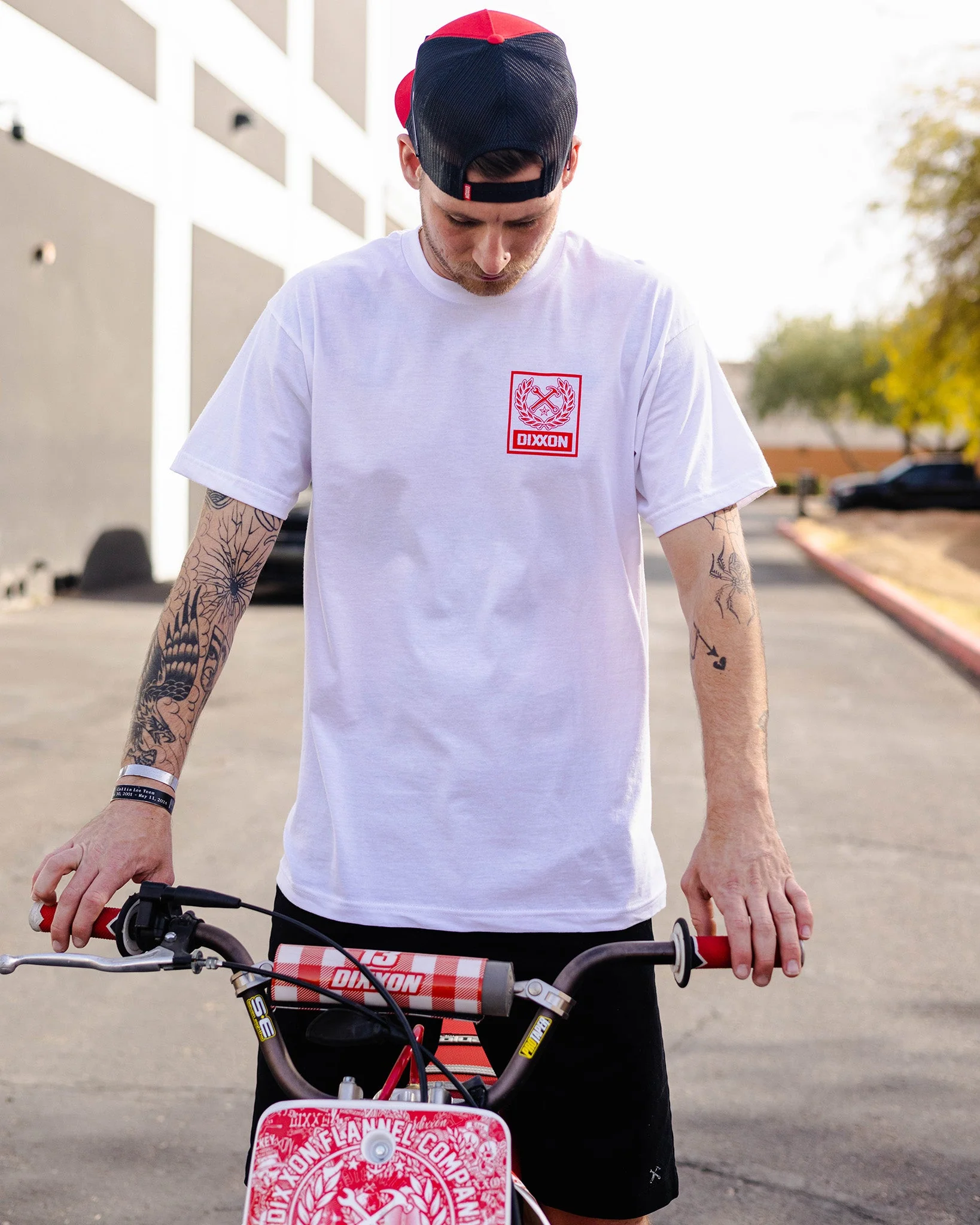 Red Box Crest T-Shirt - White - Image 2