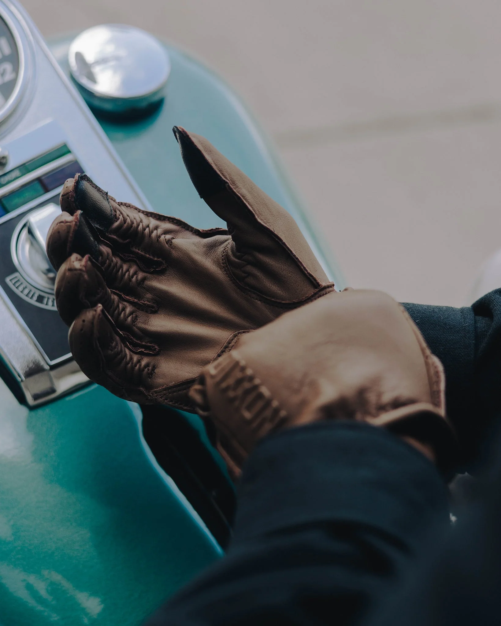 Roper Leather Moto Gloves - Brown - Image 2