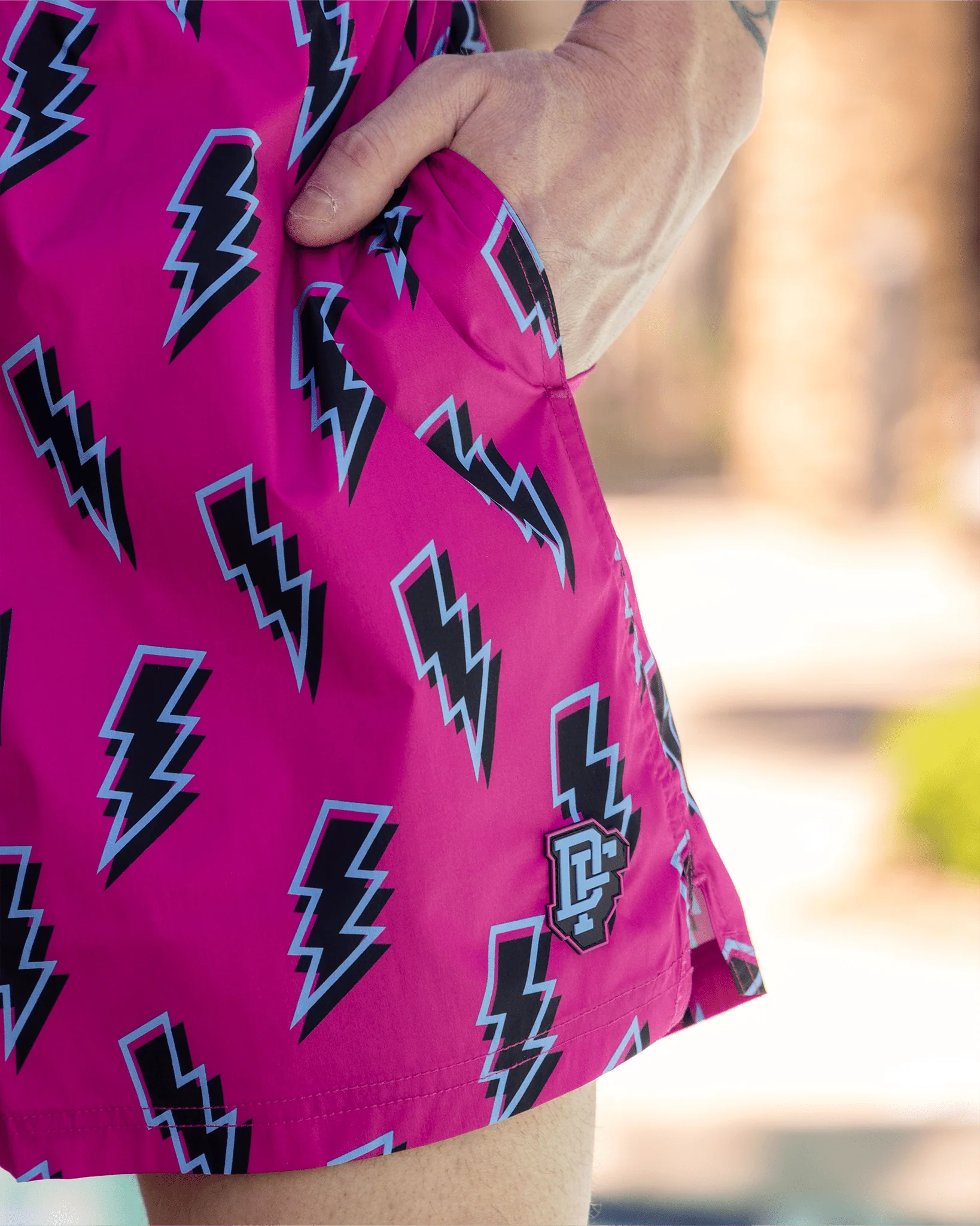 Voltage 7" Boardshorts - Pink & Black - Image 4