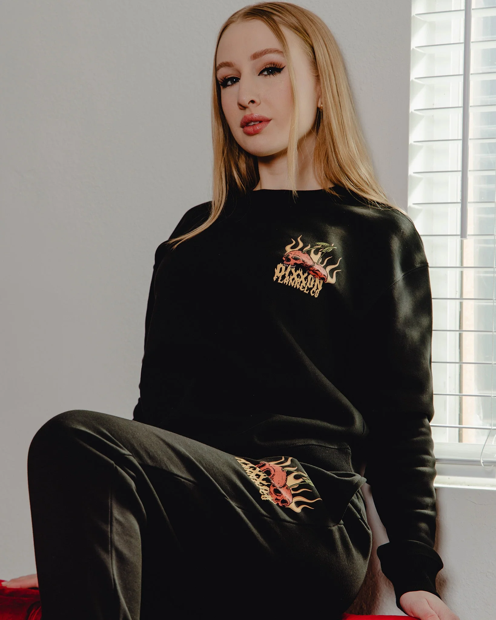 Women's Cherry Bomb Crewneck Sweatshirt - Black - Image 2