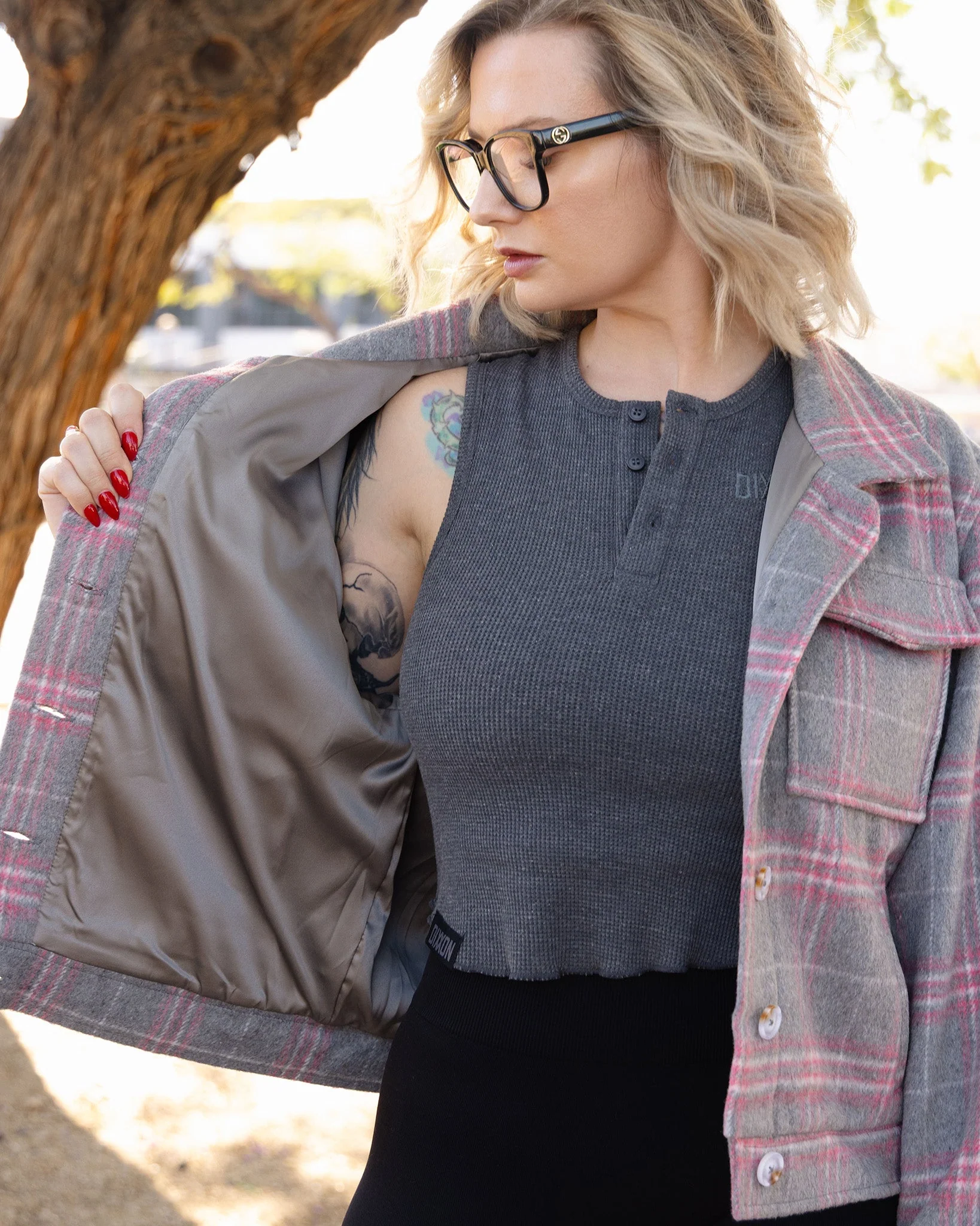Women's Cropped Shacket - Gray & Pink - Image 5