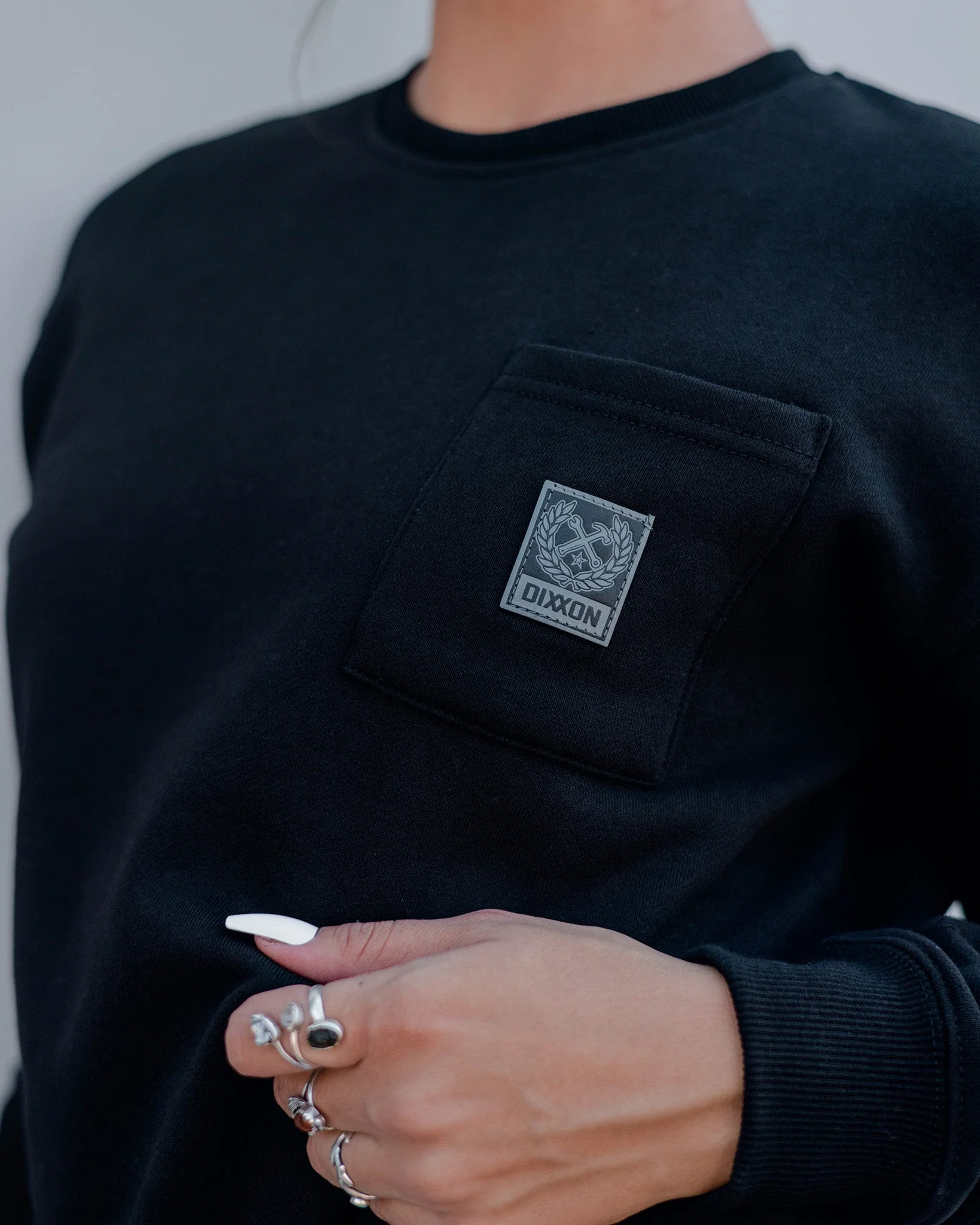 Women's Pocket Crewneck Sweatshirt - Black - Image 3